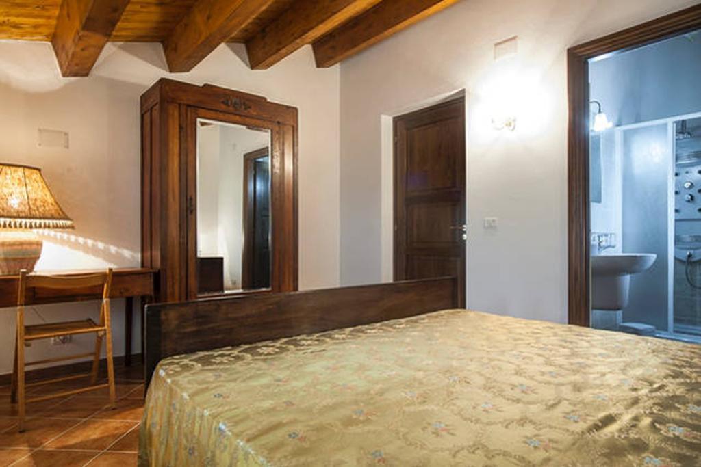 Agriturismo Miracco Atanasio Franco "Il Maniero" Santa Sofia d'Epiro Eksteriør bilde