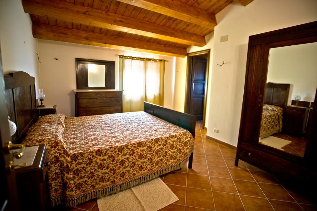 Agriturismo Miracco Atanasio Franco "Il Maniero" Santa Sofia d'Epiro Eksteriør bilde