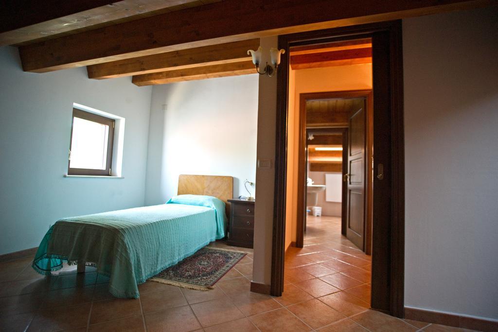 Agriturismo Miracco Atanasio Franco "Il Maniero" Santa Sofia d'Epiro Eksteriør bilde